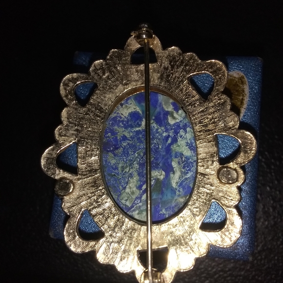 ♥️🤗GORGEOUS!/ BLUE GEMSTONE BROOCH 😍💗 - Picture 9 of 12